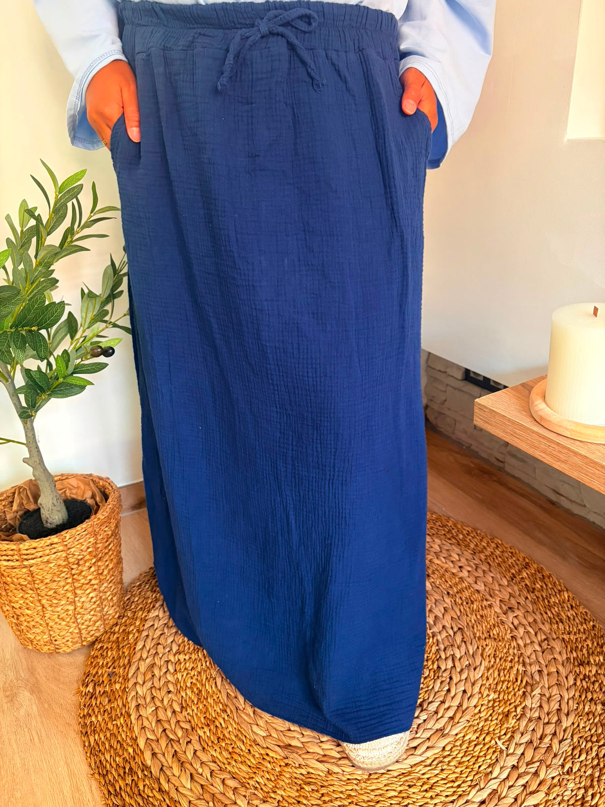 Jupe longue bleu marine — portée