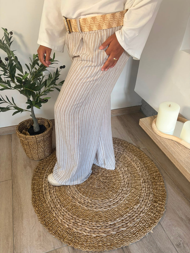 Pantalon rayé en lin beige — porté
