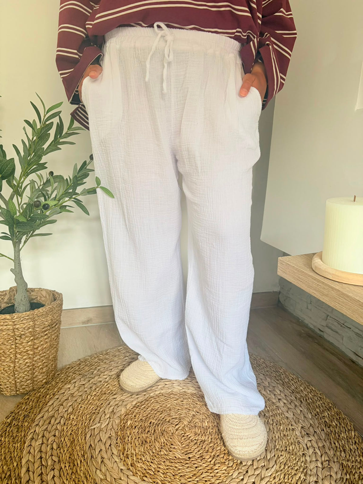 Pantalon simple blanc — détail