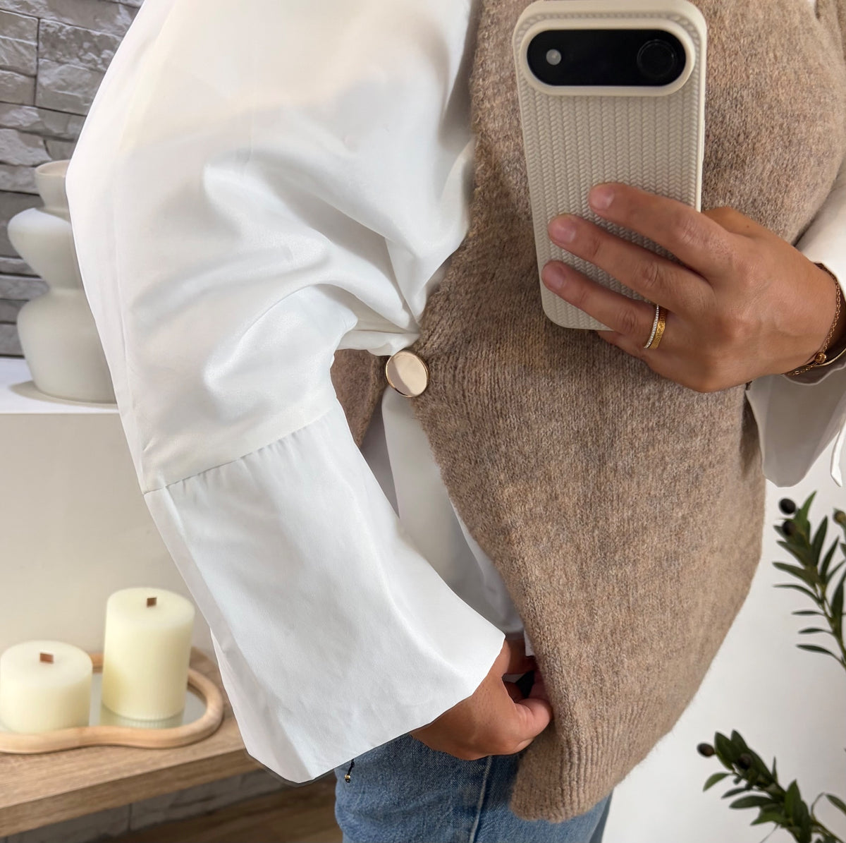 Pull sans manches beige — vue de face