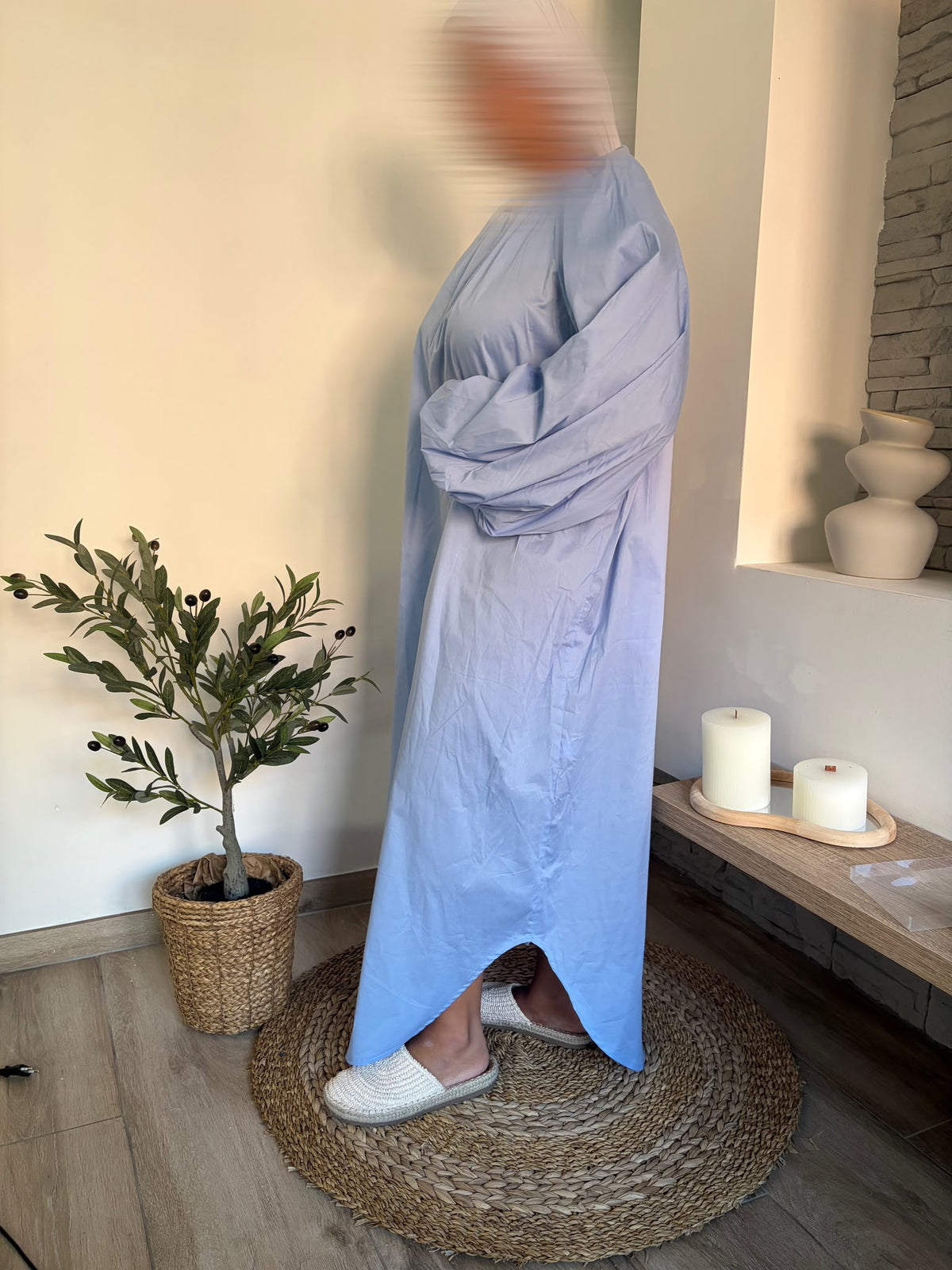 Robe longue bleu clair — détail