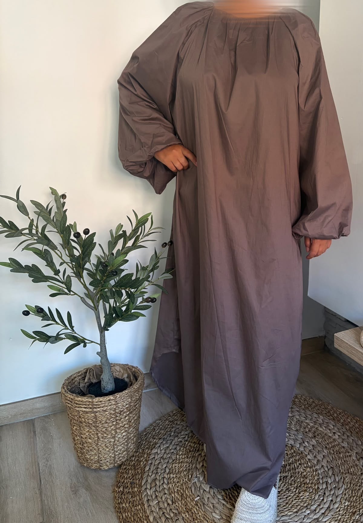 Robe longue brun — portée