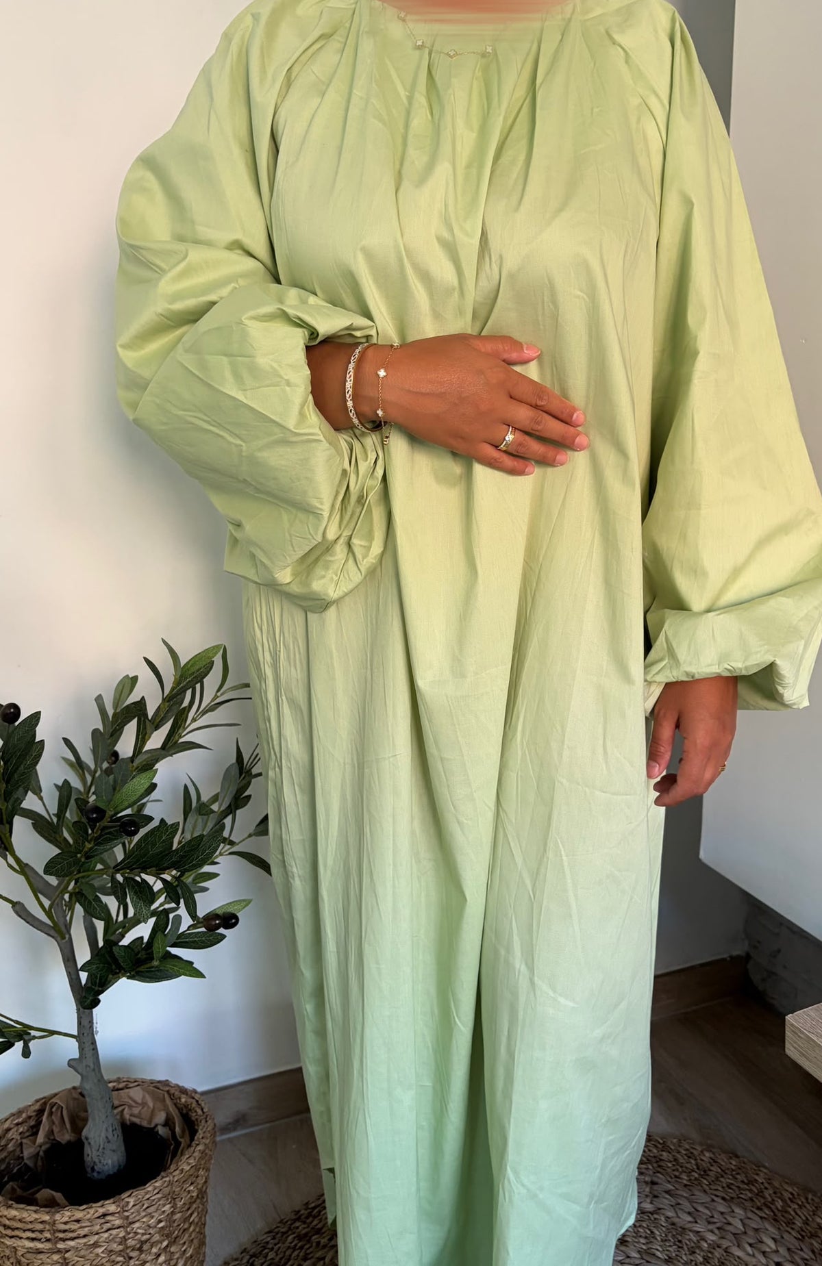 Robe longue vert clair — détail