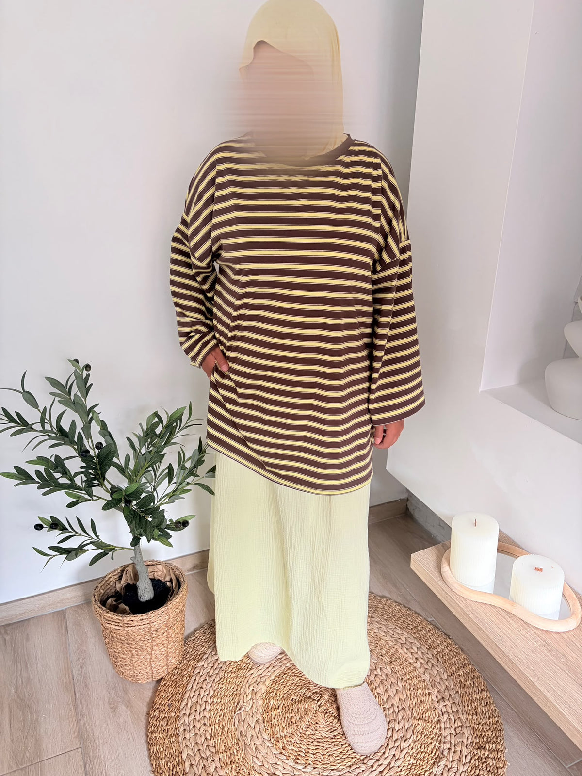 T-shirt rayé brun — détail