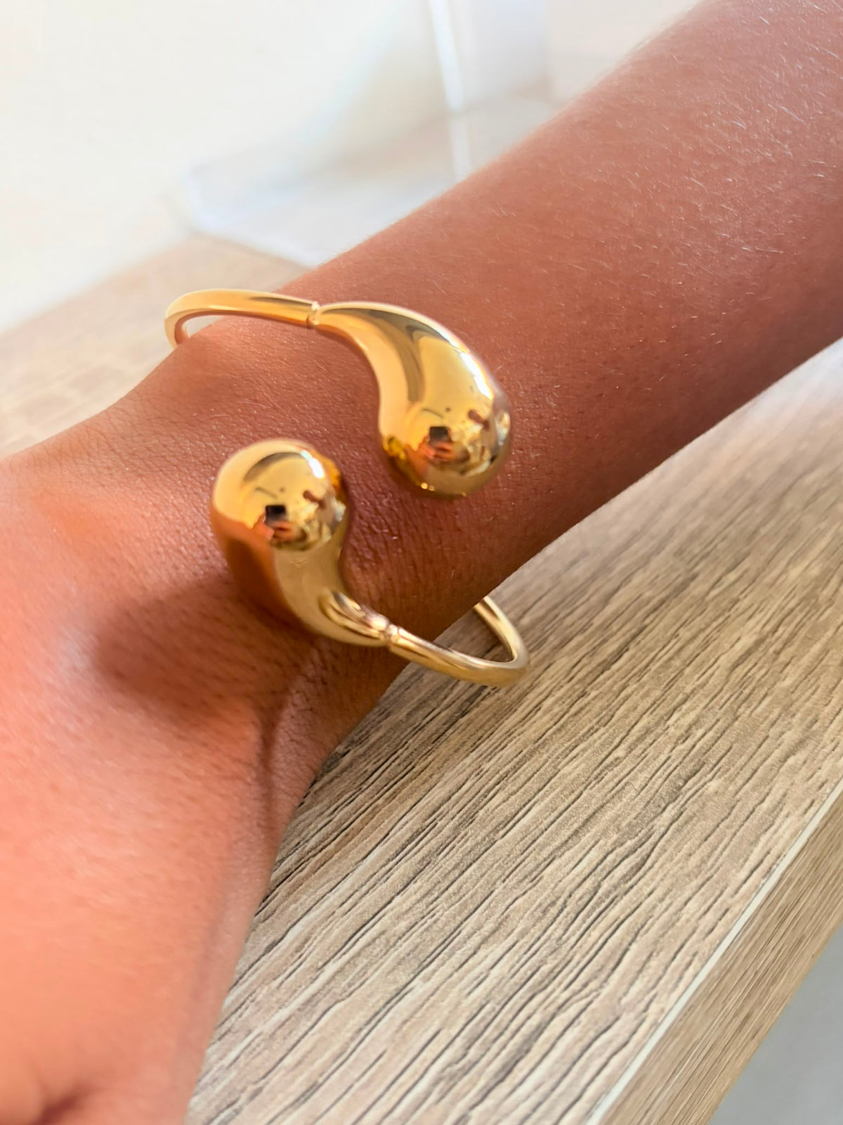 Bracelet modèle 8 — porté