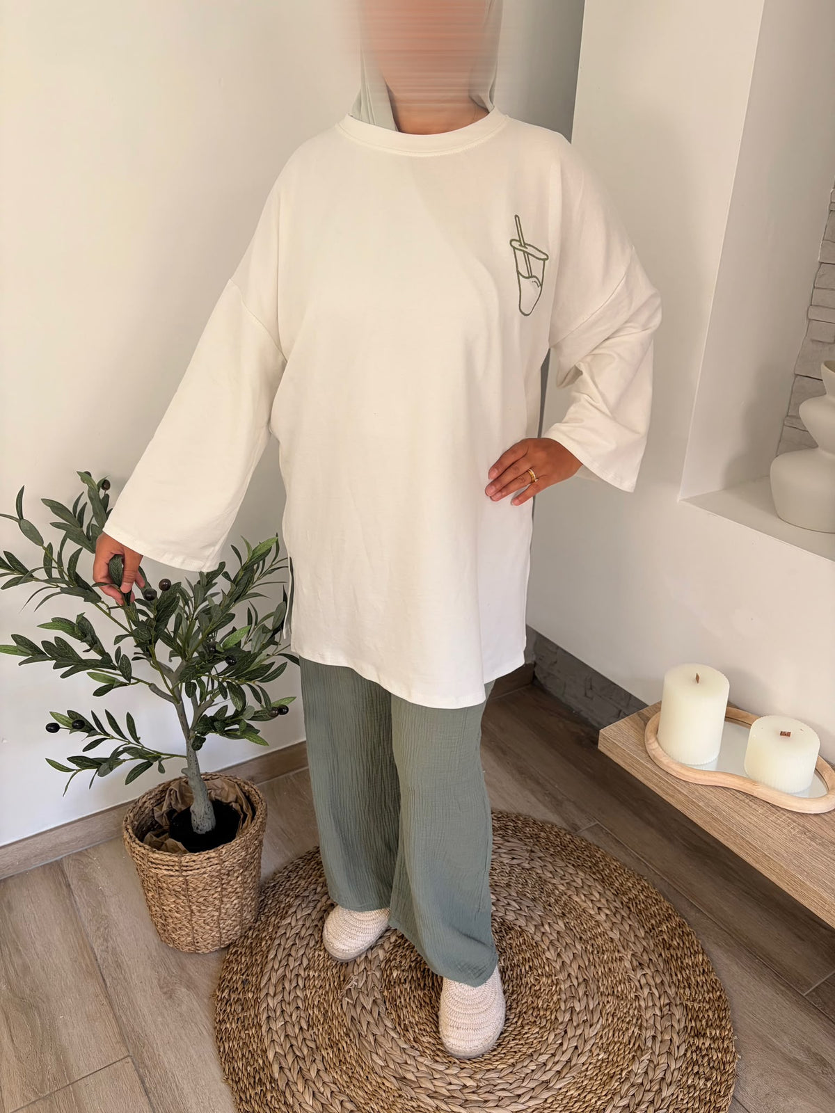 T-shirt brodé Le Matcha blanc — détail