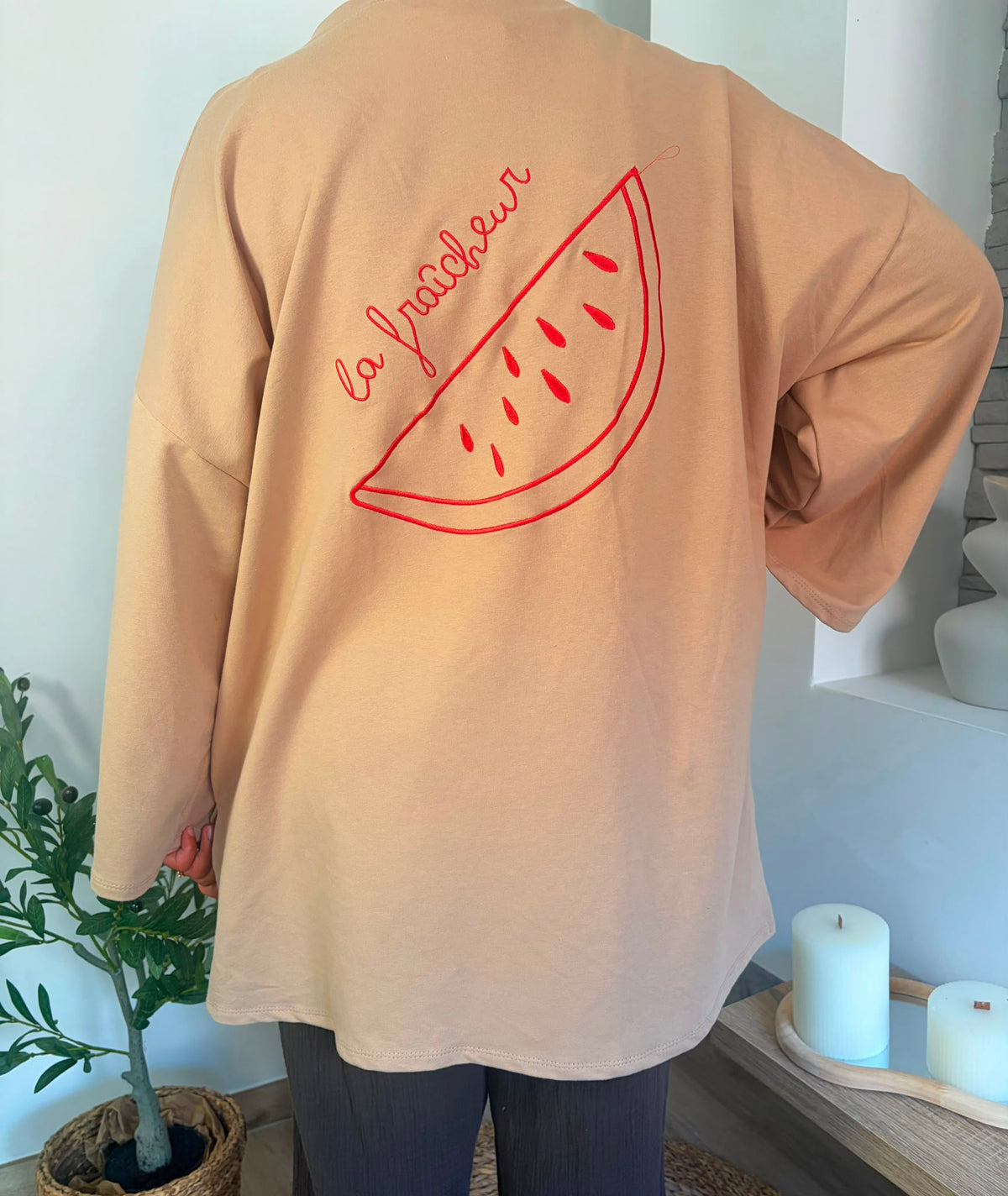 T-shirt brodé La Pastèque beige — détail
