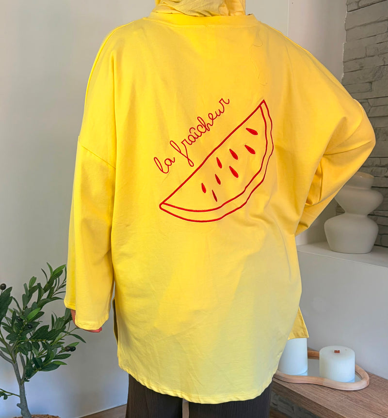 T-shirt brodé La Pastèque jaune — porté