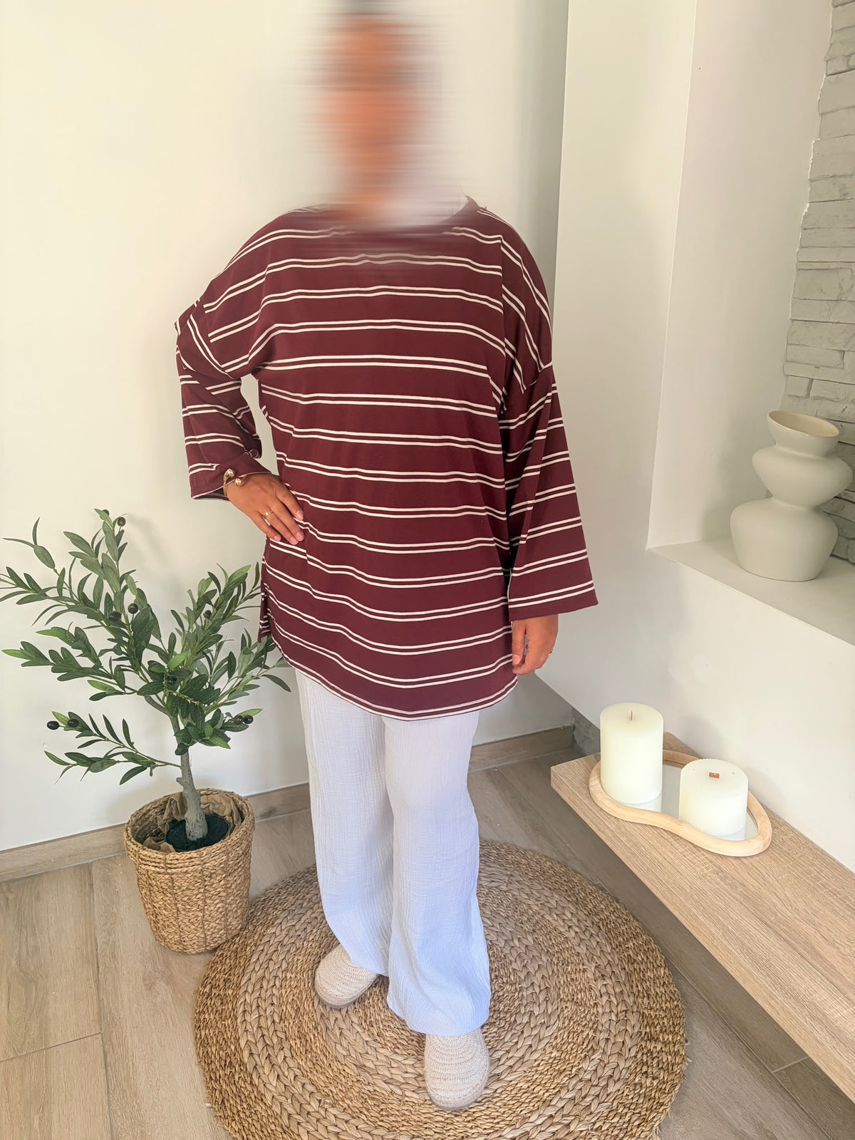 T-shirt rayé bordeaux — matière
